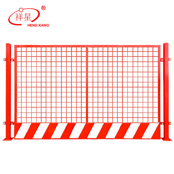 Construction temporary mesh fence